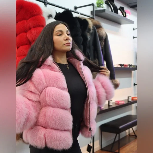 Cleo - Picture 1 of 3